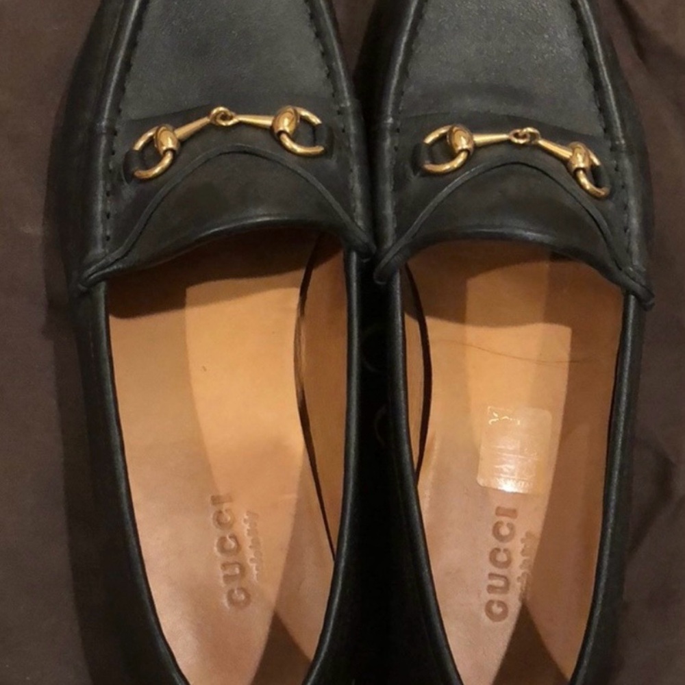 Gucci Black Leather Loafers with Gold Accents - Picture 3 of 6
